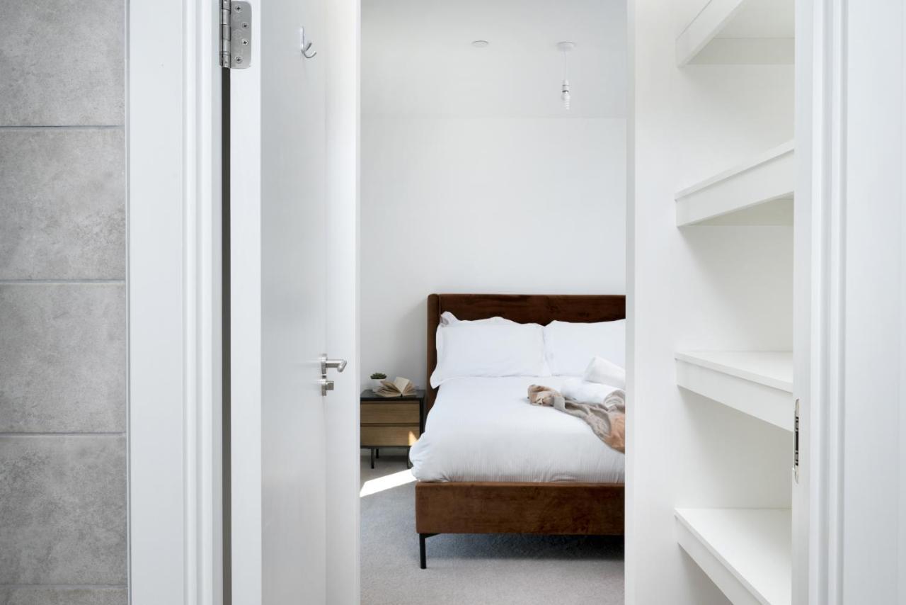 Modern Studios And Apartments At Barking Wharf In London Exterior photo