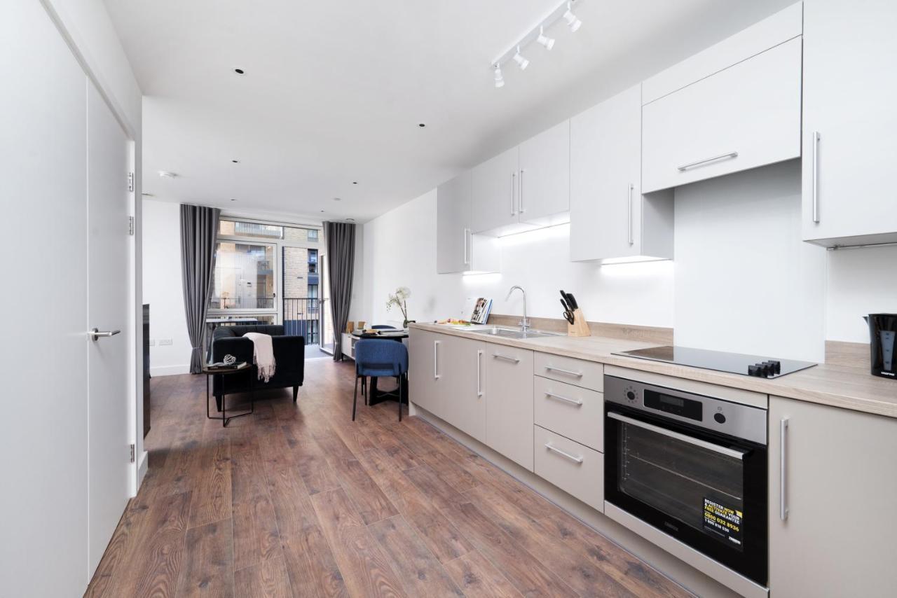 Modern Studios And Apartments At Barking Wharf In London Exterior photo