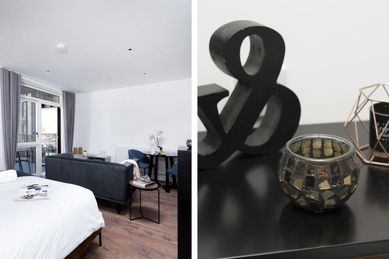 Modern Studios And Apartments At Barking Wharf In London Exterior photo