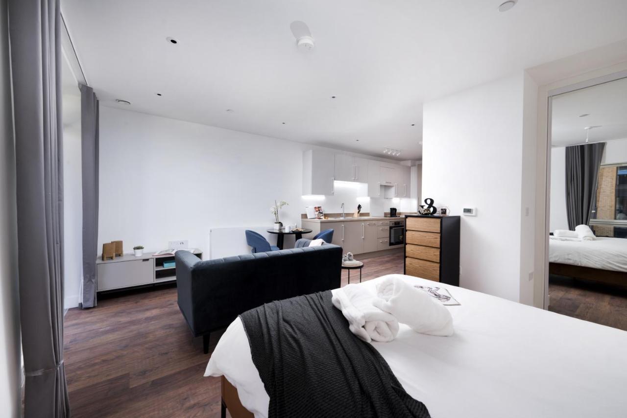 Modern Studios And Apartments At Barking Wharf In London Exterior photo