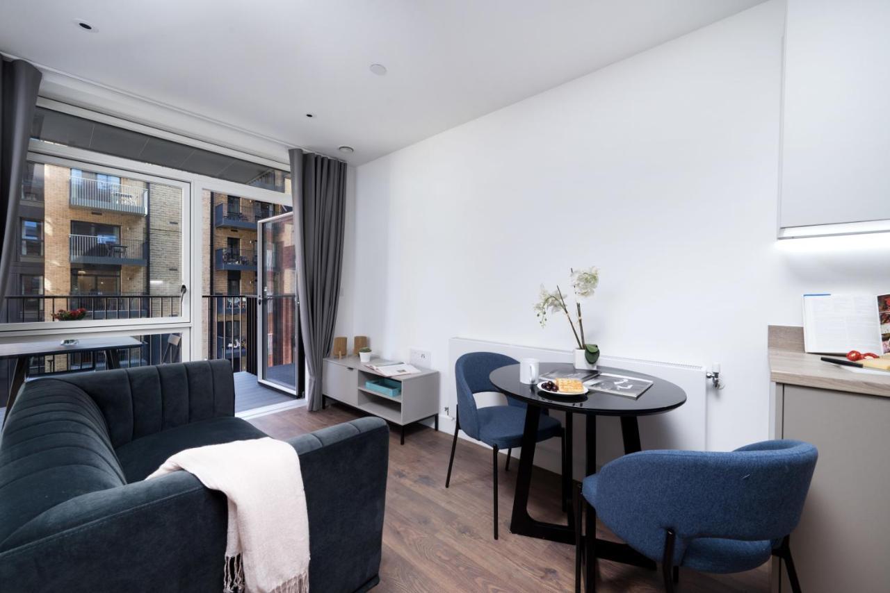 Modern Studios And Apartments At Barking Wharf In London Exterior photo